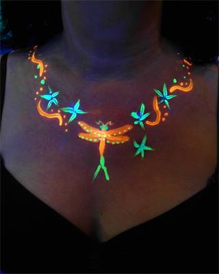 NEON-Blacklight-Painting-Bodypainting-Service (12)